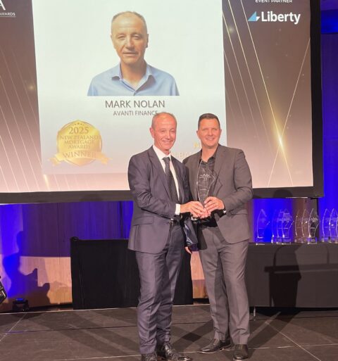 New Zealand Mortgage Awards Ceremony 2025 Mark Nolan wins the New Zealand Mortgage Awards Best Non-bank BDM