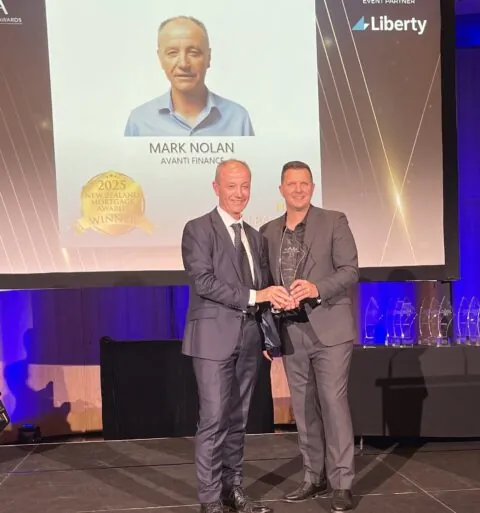 New Zealand Mortgage Awards Ceremony 2025 Mark Nolan wins the New Zealand Mortgage Awards Best Non-bank BDM